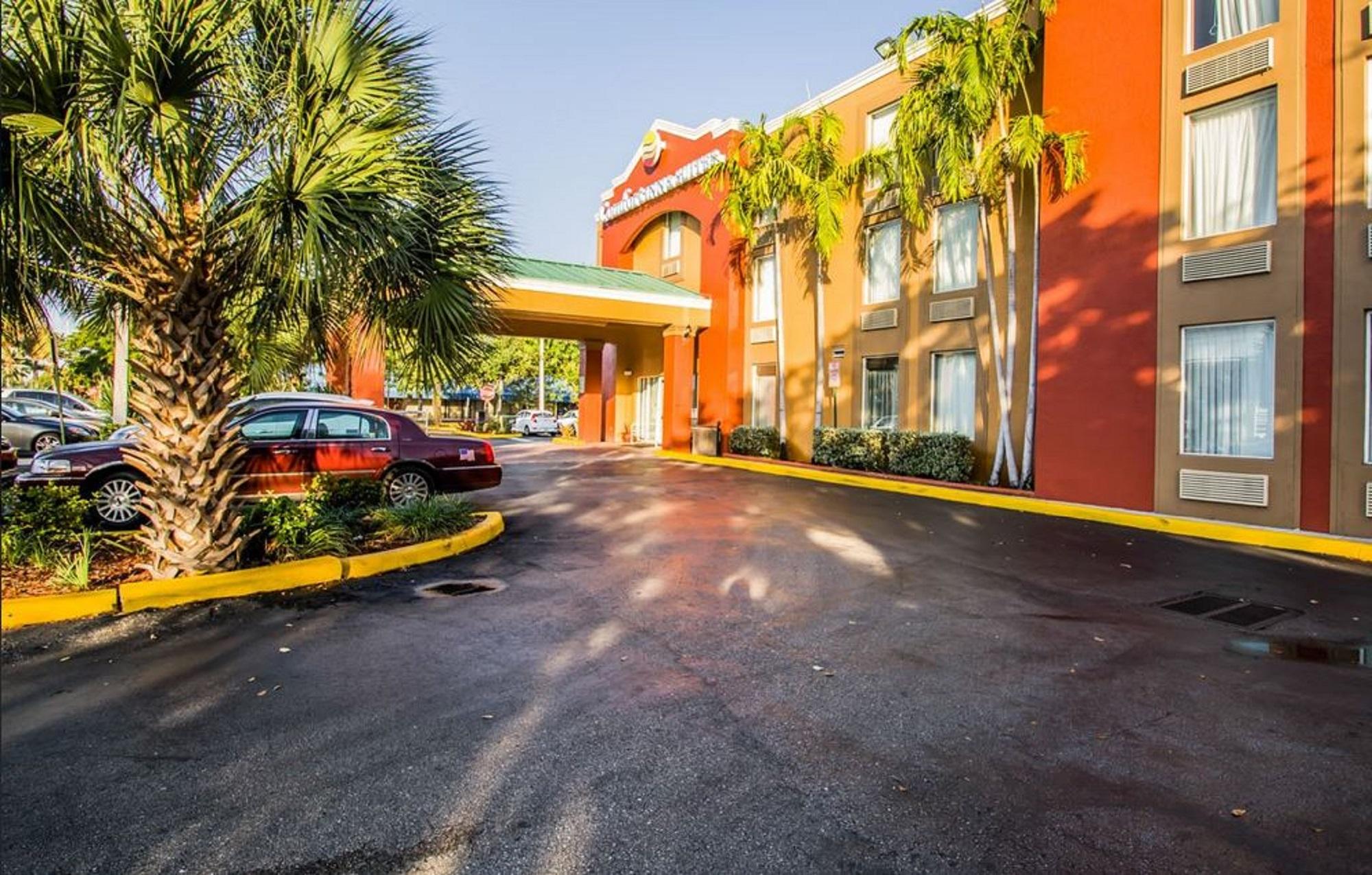 Comfort Inn & Suites Fort Lauderdale West Turnpike Lauderdale Lakes Экстерьер фото