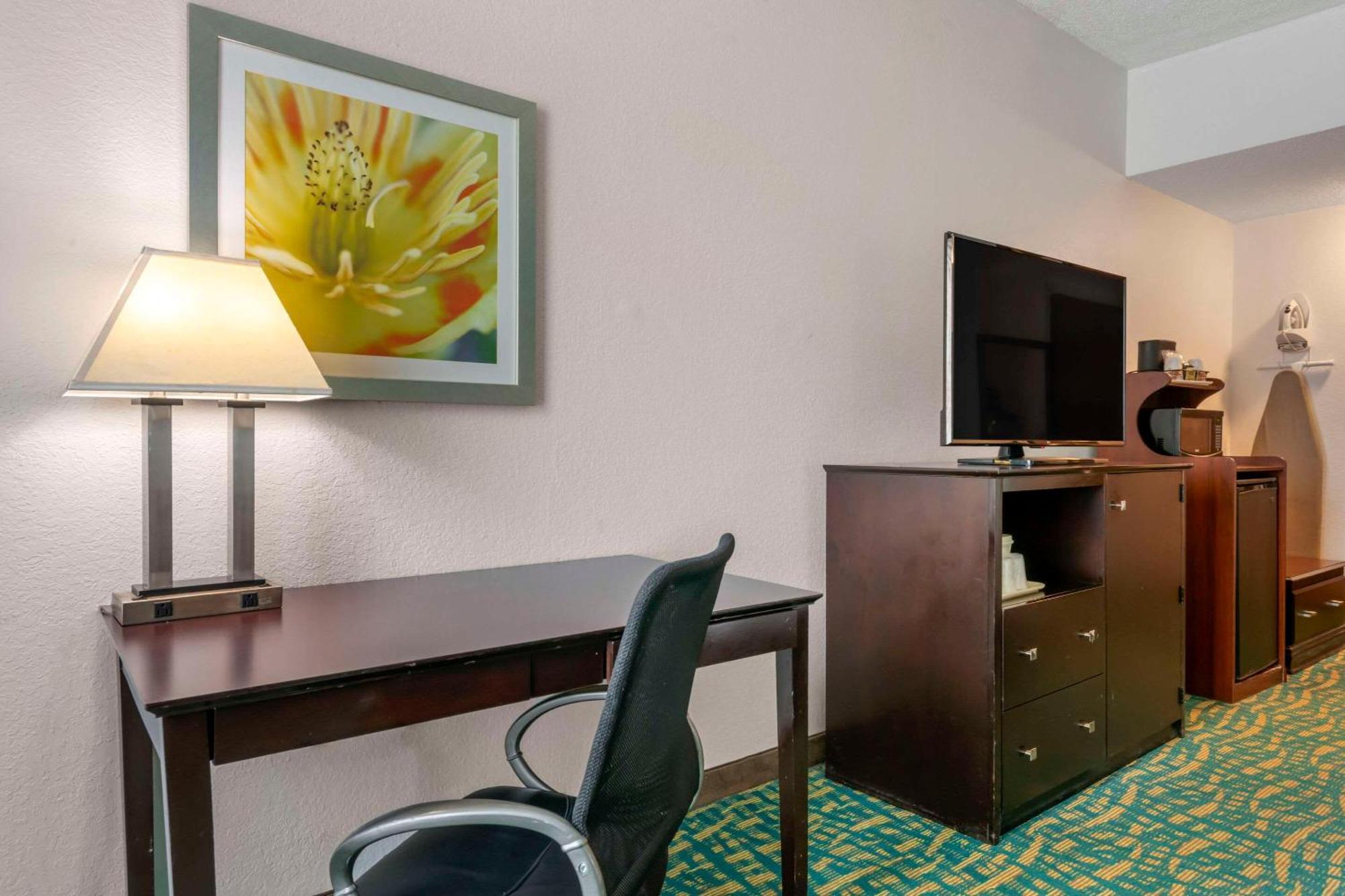 Comfort Inn & Suites Fort Lauderdale West Turnpike Lauderdale Lakes Экстерьер фото