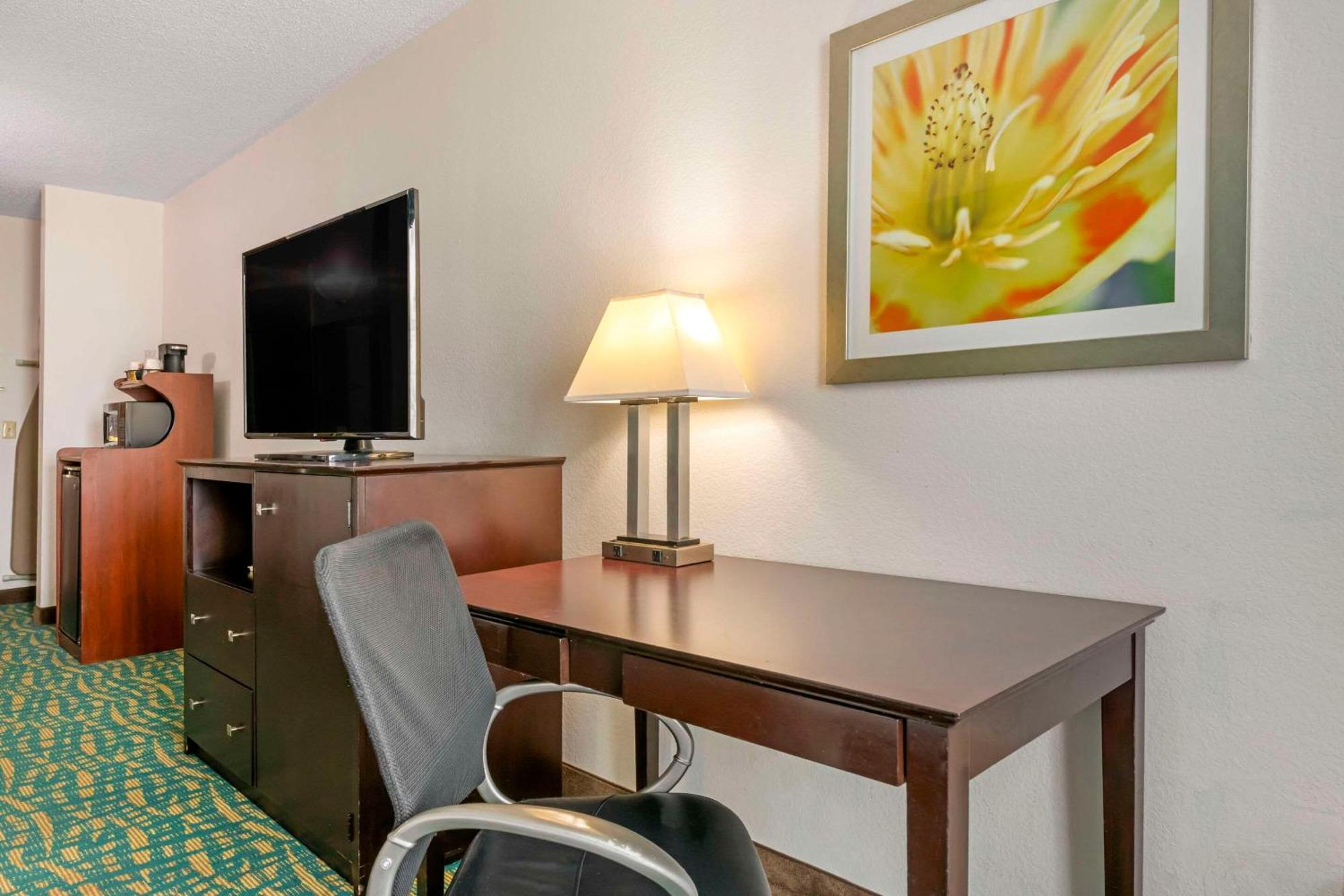 Comfort Inn & Suites Fort Lauderdale West Turnpike Lauderdale Lakes Экстерьер фото